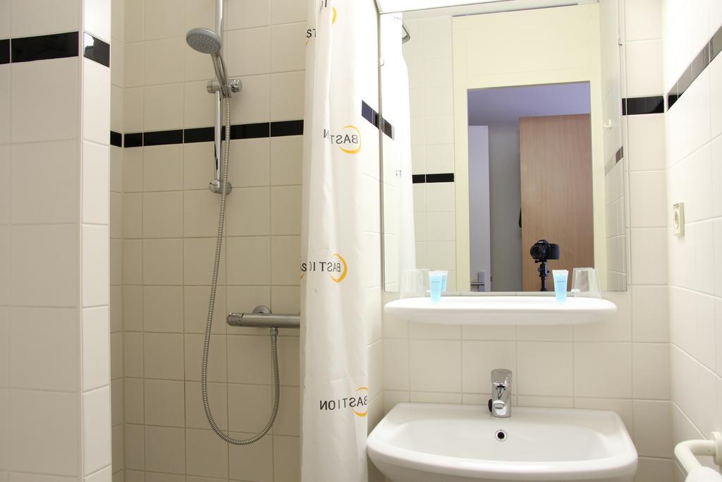 Bastion Hotel Херлен Екстериор снимка
