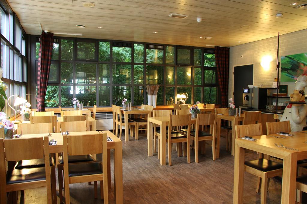 Bastion Hotel Херлен Екстериор снимка